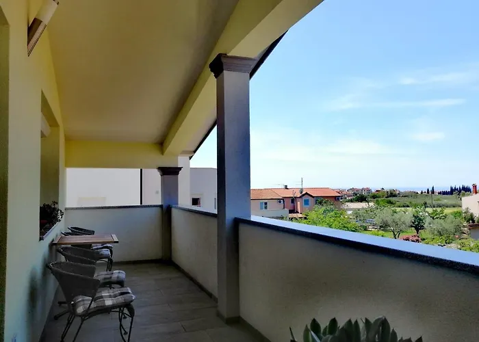 7 Palmi Novigrad شقة